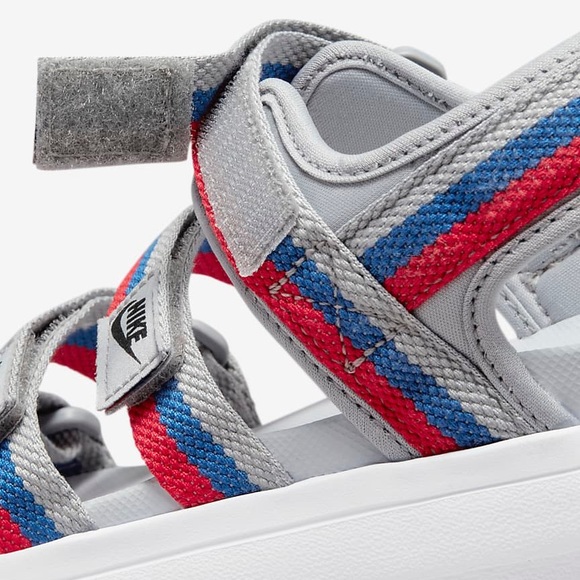 New In Box Womens Nike Icon Classic Lifted Slides Sandals Multiple Sizes - Picture 5 of 5